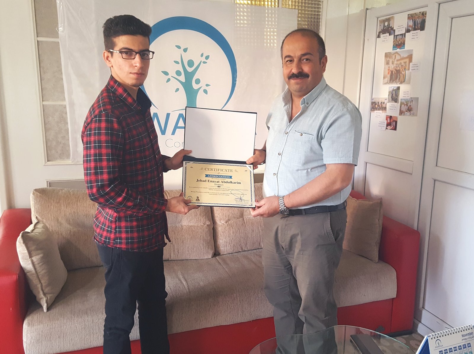 Receive certificates and appreciation for mobile application course trainers.
